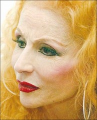 الشحرورة تنفي خبر وفاتها