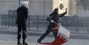 قتيلان و300 جريح بأعمال شغب في البحرين