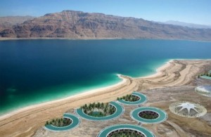 ناسا: مياه البحر الميت تختفى سريعا