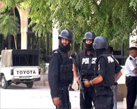 إصابتان بعيارات نارية وإحراق عمارة سكنية في العقبة