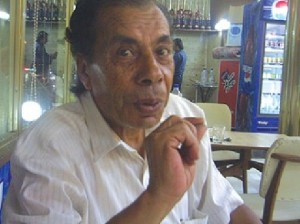 مقتل الفنان السوري ياسين بقوش بقصف سيارته في دمشق - فيديو