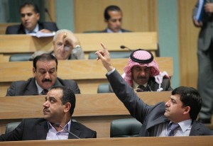 النواب يوافق على رفع تقاعد العسكريين