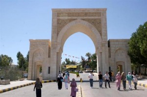 "ماجستير" التطبيقية يهدد.. والشواقفة: فرصة