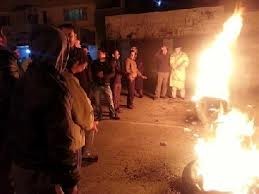 المفرق : اعمال شغب وقطع طرق واشتباك مع الدرك