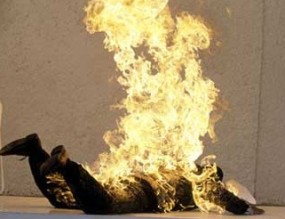 اللزقة احرق نفسه الجمعة وتوفي الثلاثاء