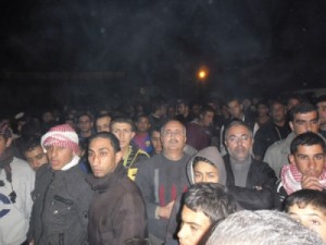 إحتجاجات أمام الديوان الملكي وهتافات تجاوزت السقوف