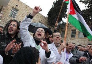 لجان الممرضين تجتمع لبحث التوقف