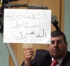 السعود يقصف حكومة النسور بالعيارات الثقيلة ويتوعدها بحجب الثقة