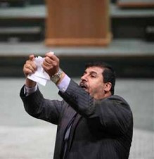 السعود يطالب بمحاكمته