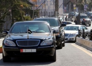 النسور يقدم رشوة للنواب لتمرير الحكومة