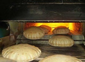 رفع اسعار الخبر قريبا.. المبرر إعادة توجيه الدعم