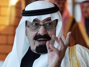 العاهل السعودي يأمر بوقف ملاحقة العمالة المخالفة في بلاده