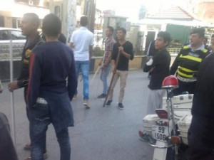 بالفيديو: الدرك يفض مسيرة اربد بقنابل الغاز ونقل الكوفحي للمستشفى