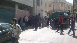 الحكومة شرّبت اهالي الرصيفة مياة مجاري- صور وفيديو