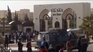 طعن طالب بمشاجرة عشائرية في مؤتة