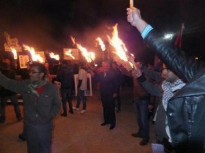 معتصمو 'الكالوتي' يطردون مصور "الجزيرة" (صور)