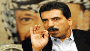 نقل مدير المخابرات الفلسطينيه الاسبق توفيق الطيراوي إلى المستشفى بعد اصابته بحالة اغماء