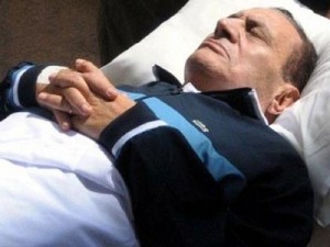 مبارك منفعل وصحة ليست على ما يرام في سجن طرة