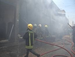 حريق ضخم ياتي على الطابق الثاني في صويلح مول