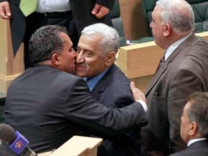 النسور قد يعتذر عن إحتفالات (جهوية) لأنصاره .. وتأجيل تشكيل الأعيان