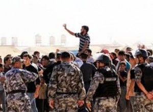 مسيرة حاشدة بالزعتري احتجاجاً على وفاة طفلين حرقاً داخل خيمتهما