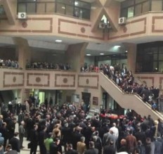 الأن: شلل كامل يصيب قصر العدل جراء إضراب عام للموظفين