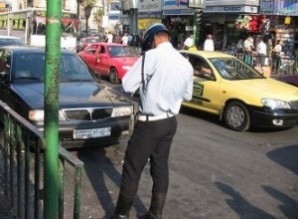 سائق يدهس شرطيين في الرمثا