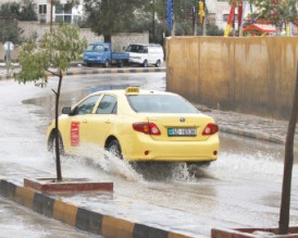 أمطار غزيرة مفاجئة في اربد