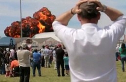 بالفيديو .. مشهد مروع لتحطم طائرة إسبانية أثناء عرض جوي