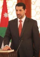 احالة امين عام وزارة الاوقاف الى التقاعد ..وعدد من كبار الموظفين