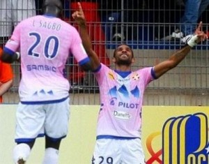 "تونسي" .. يسجل واحداً من أجمل الأهداف في العالم .. فيديو