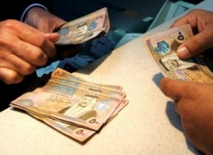 الحياة اللندنية : الأردن في  "مأزق خطير" عدم تأمين رواتب آب