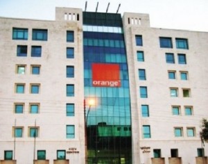 اعتصام اورانج يتجدد