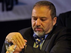 ليبرمان: سوريا وحزب الله وحماس تجاوزوا الخطوط الحمراء