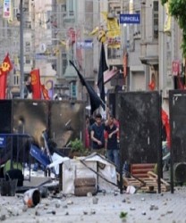 عشرات الجرحى في أعنف احتجاجات ضد حكومة اردوغان