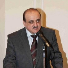 الوزير عوجان يلوح بالاستقالة