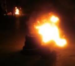 إغلاق مدخل مدينة السلط إحتجاجاً على إستحداث نماذج لأسئلة التوجيهي