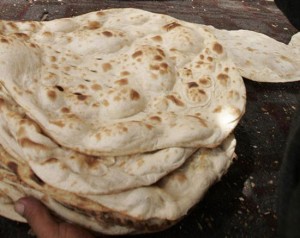 الخبز قد يطيح بحكومة النسور