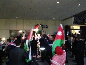 اسامة طلال يهدد مشجعي المنتخب باستراليا