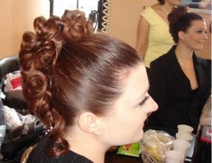 نواب يقترحون قانوناً لـ "الحلاقات"