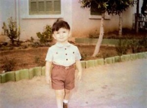 بالصورة: الوليد بن طلال بعمر سنتين