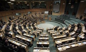 (83) نائباً يطالبون باالاستفتاء على "دستورية" قانون البلديات