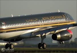 مسافر متأخر على طائرة الملكية يلجأ لبلاغ كاذب بوجود قنبلة ليلحق بالرحلة