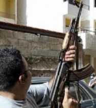 شخص يفقد السيطرة على سلاحه فيصيب (4) اشخاص بحفلة عرس بعين الباشا