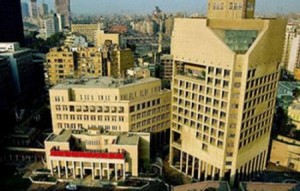 الخارجية الامريكية تطلب من رعاياهها عدم السفر الى مصر وتسمح لموظفي السفارة بمغادرة القاهرة