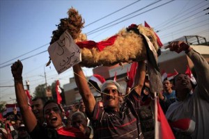 الأهرام: خارطة طريق الجيش ستشكل مجلساً رئاسياً