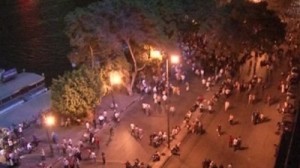 اشتباكات في جميع انحاء مصر بين مؤيدي الرئيس المعزول "مرسي" ومعارضيه