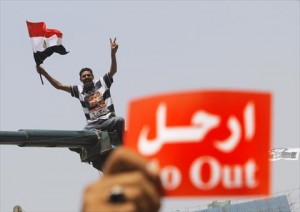 الغنوشي يتوقع عودة مرسي ويصف الدعوات لإسقاط الحكومة التونسية بـ"الصبيانية"