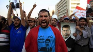 مصر: قتلى وإصابات.. وأبو الفتوح يدعو الرئيس المؤقت للاستقالة