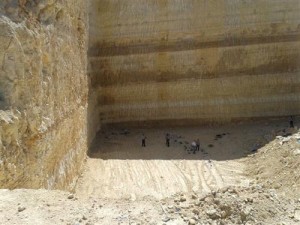 جثة أمام الأردنية .. وأزمة تغلق شارع الجامعة